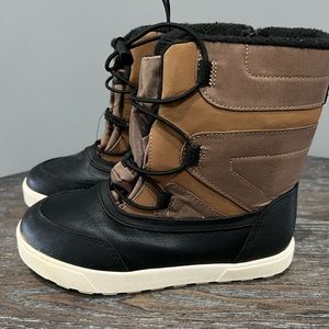 Cat & Jack™M Ivan Thermolite Boots
No Flaws Noted
Kid's size 5